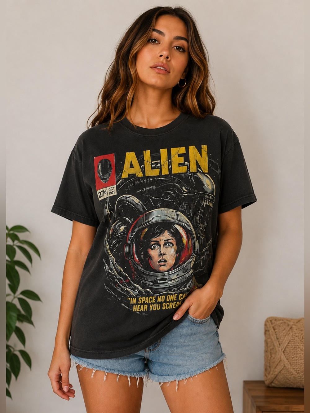 Alien Retro Graphic T-Shirt – Women’s Large – Sci-Fi Horror Tee